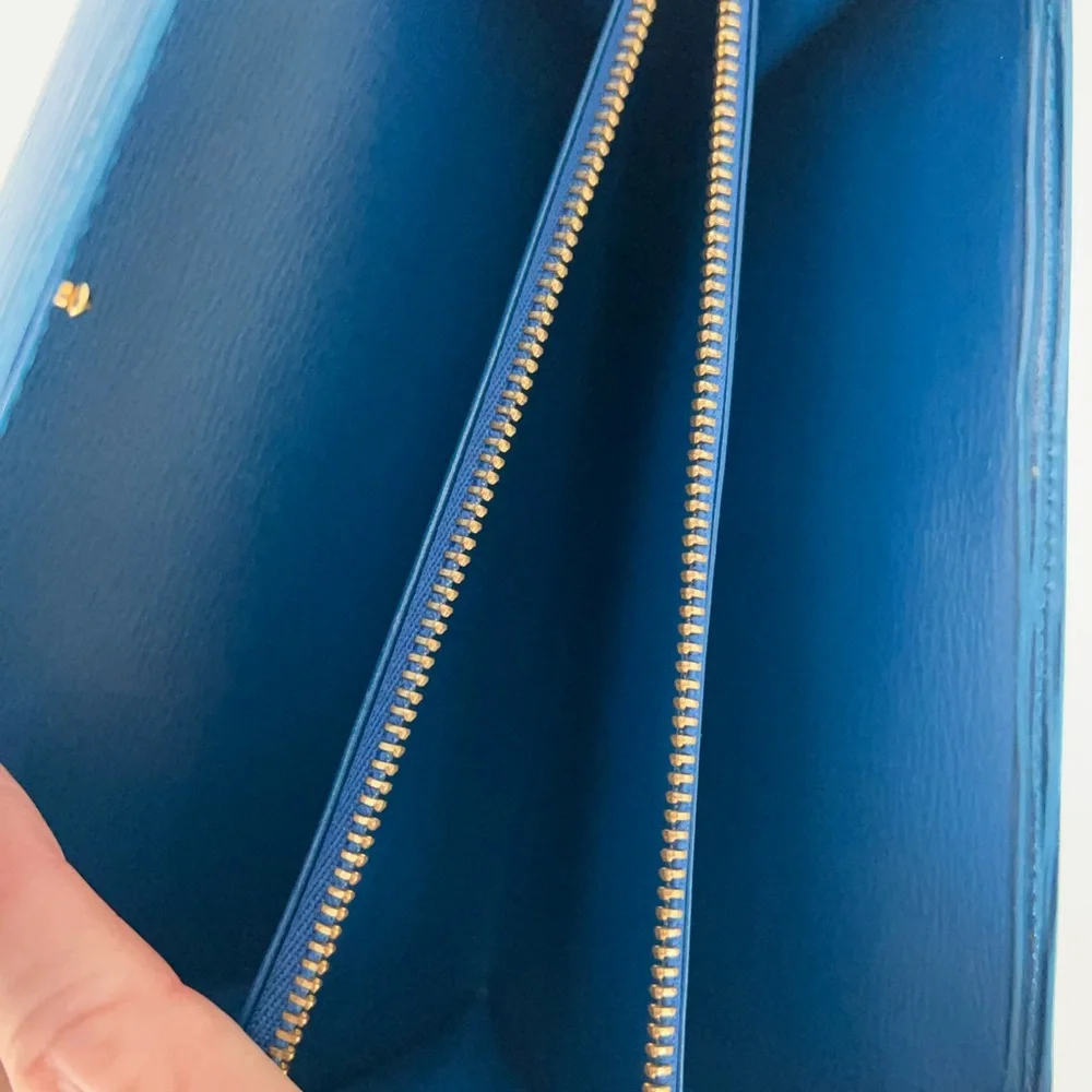 LV Wallet Merytille Blue Epi in Excellent Condition w/Box and Dust Bag!๐ - Picture 7 of 16